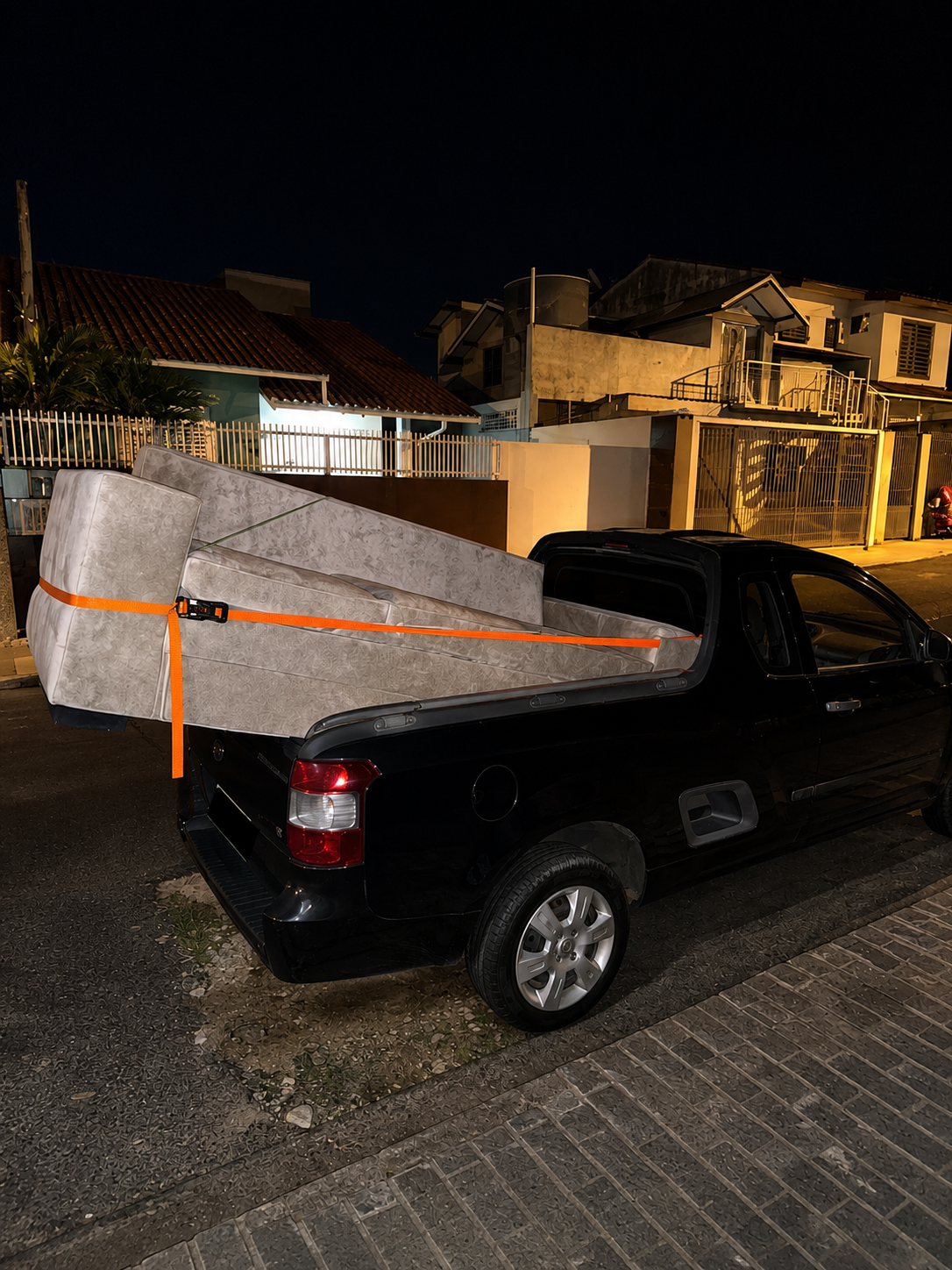 Montana transportando móveis