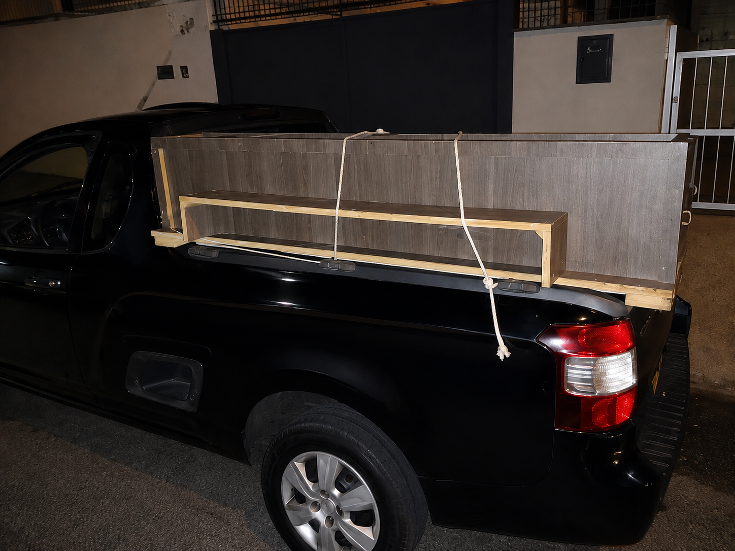 Carga transportada e amarrada na Montana